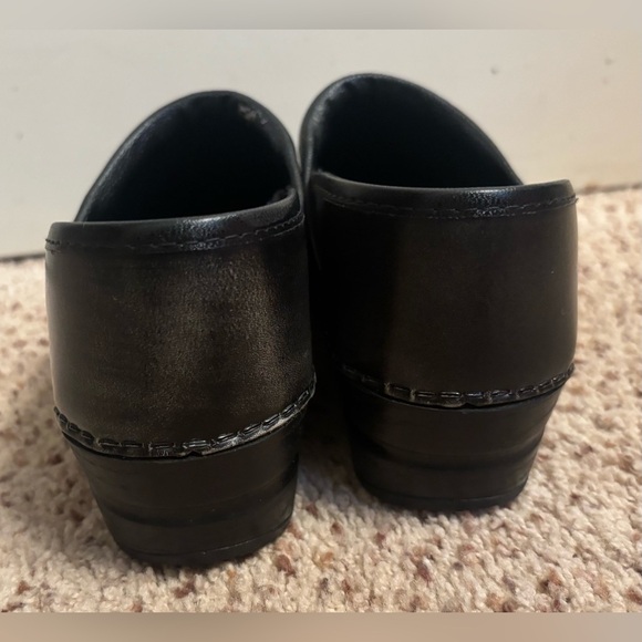 Sanita Leather Slip Resistant Danish Clogs in Metallic Gray, 37 - Picture 6 of 10